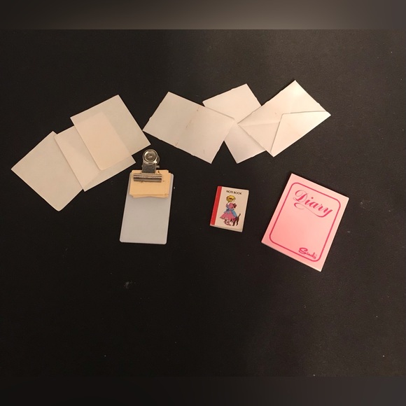 Vintage 1970’s Sindy Writing Desk HTF ACCESSORIES - Picture 1 of 5